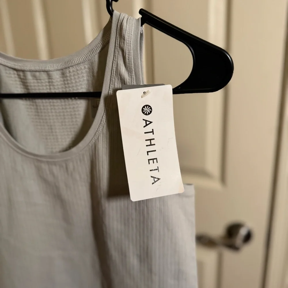 NWT Athleta Gray Pure Tank Top Organic Cotton Seamless 4-way Stretch Size M - Picture 6 of 7